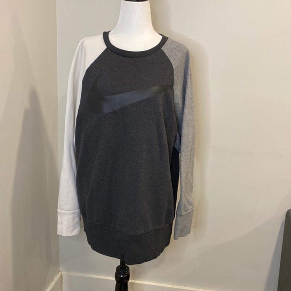 Nike Swoosh‎ Sweater